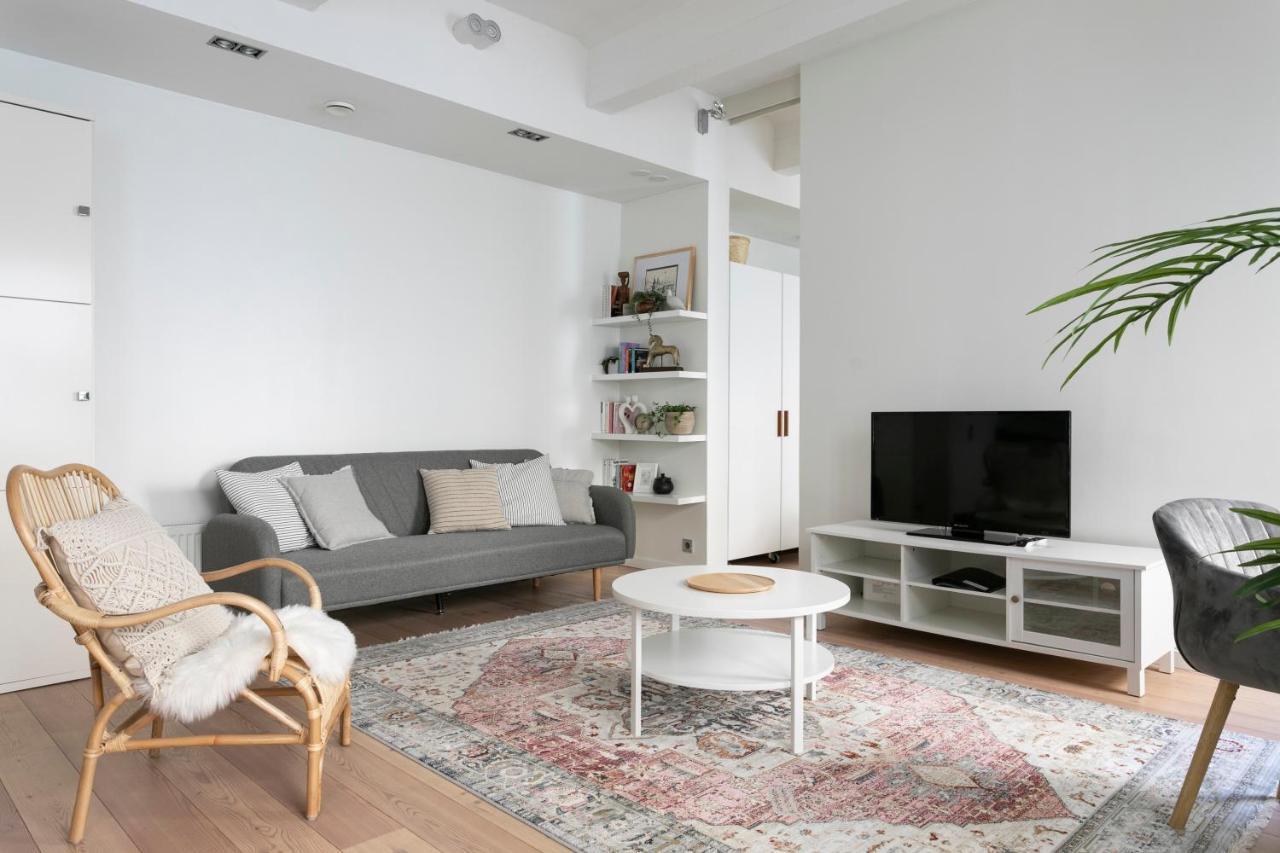 2Ndhomes Loft Apartment With Spa & Balcony By The White Church เฮลซิงกิ ภายนอก รูปภาพ