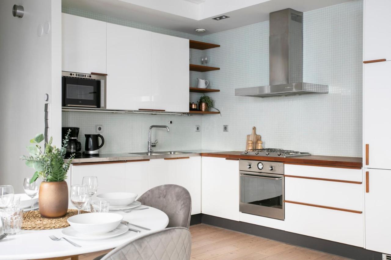 2Ndhomes Loft Apartment With Spa & Balcony By The White Church เฮลซิงกิ ภายนอก รูปภาพ
