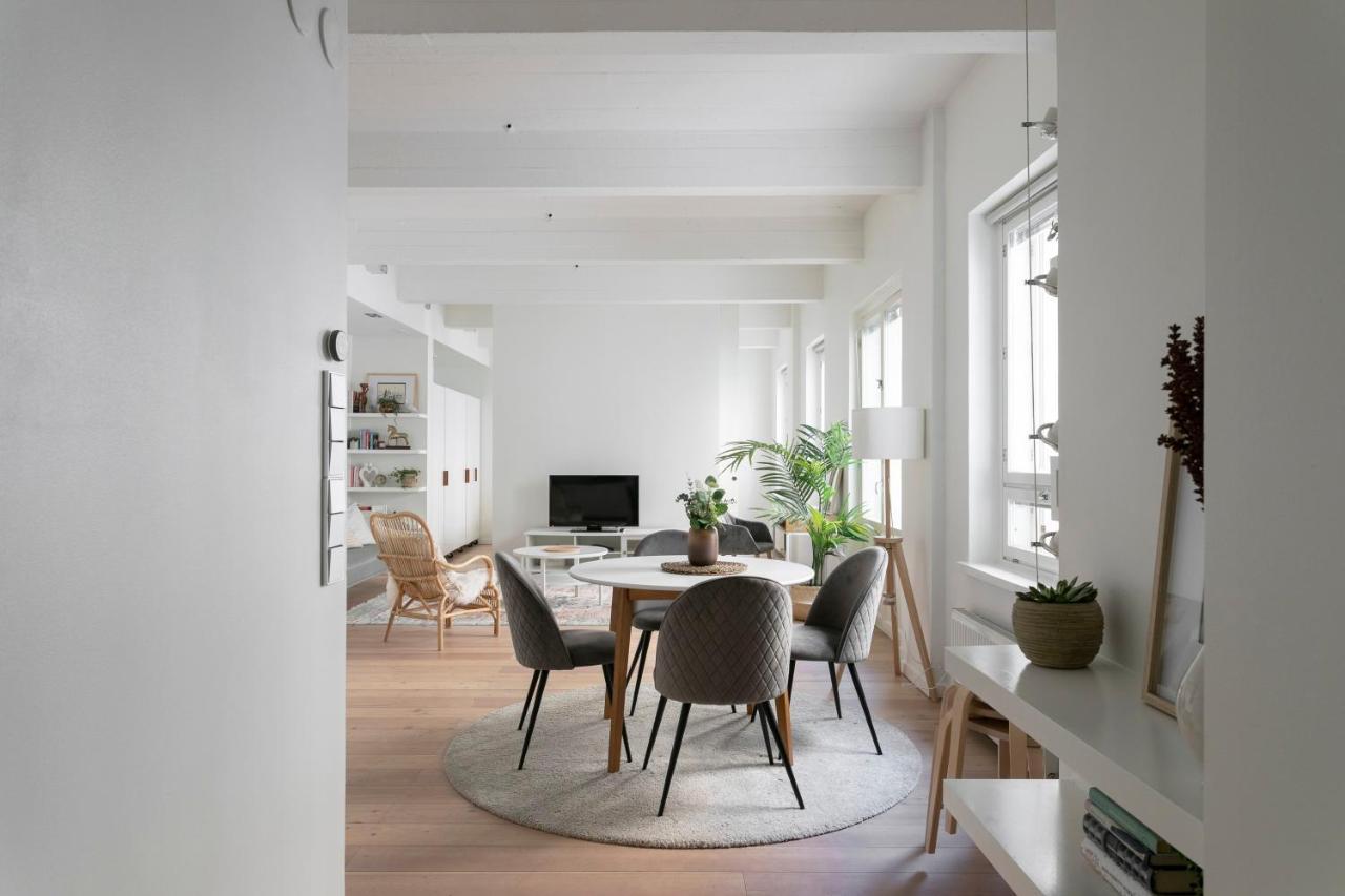 2Ndhomes Loft Apartment With Spa & Balcony By The White Church เฮลซิงกิ ภายนอก รูปภาพ